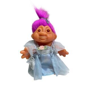 5" 2001 TT TROLL MAGENTA HAIR WEARING A PALE BLUE EVENING GOWN & PURSE
